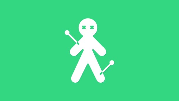 Белый значок Voodoo doll выделен на зеленом фоне. Видеографическая анимация 4K — стоковое видео