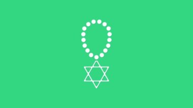 Beyaz Davut Yıldızı gerdanlığı yeşil arka planda izole edilmiş zincir ikonunda. Yahudi dini sembolü. İsrail 'in sembolü. Mücevher ve aksesuar. 4K Video hareketli grafik canlandırması