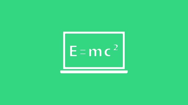 Bílý matematický systém řešení rovnic na ikonu na tabuli izolované na zeleném pozadí. E se rovná rovnici mc na druhou na obrazovce počítače. Grafická animace pohybu videa 4K — Stock video