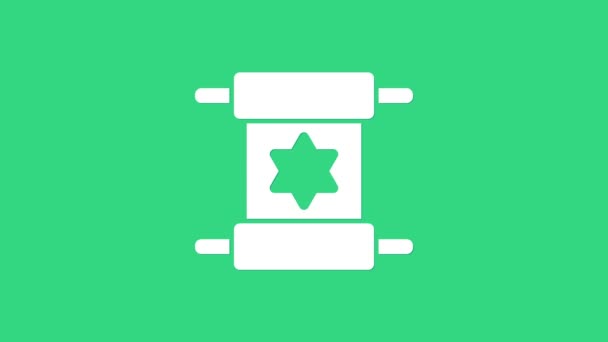 Icono de desplazamiento de la Torá blanca aislado sobre fondo verde. Torá judía en forma ampliada. Estrella de David símbolo. Viejo pergamino. Animación gráfica de vídeo 4K — Vídeos de Stock