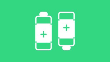 Beyaz Batarya simgesi yeşil arkaplanda izole edildi. Şimşek sembolü. 4K Video hareketli grafik canlandırması