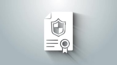 Gri arkaplanda kalkan simgesi olan beyaz kontrat. Sigorta konsepti. Güvenlik, güvenlik, koruma, konsept koruma. 4K Video hareketli grafik canlandırması