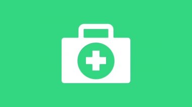 Yeşil arkaplanda beyaz ilk yardım çantası simgesi izole edildi. Haçlı sağlık kutusu. Acil durumlar için tıbbi ekipman. Sağlık sigortası konsepti. 4K Video hareketli grafik canlandırması