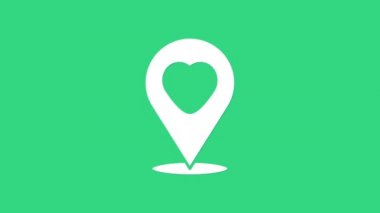 Yeşil arkaplanda kalp simgesi olan beyaz harita işaretçisi. Sevgililer Günü. Aşk yeri. Romantik harita iğnesi. 4K Video hareketli grafik canlandırması