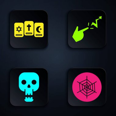 Örümcek ağı, üç tarot kartı, Kafatası ve Büyü. Siyah kare düğme. Vektör.