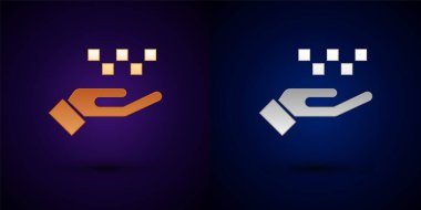 Siyah arka planda izole edilmiş taksi ikonu olan altın ve gümüş el. Konum sembolü. Vektör.