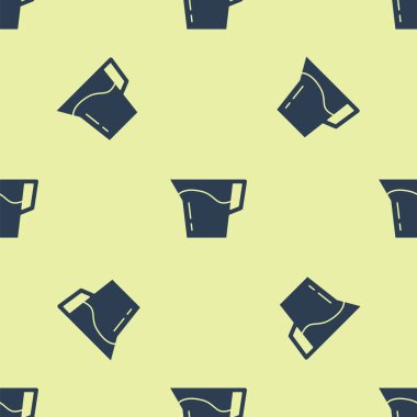 Su ikonlu mavi sürahi bardak sarı arka planda izole edilmiş pürüzsüz desen. Su için çaydanlık. İçme suyu dolu cam sürahi. Vektör.