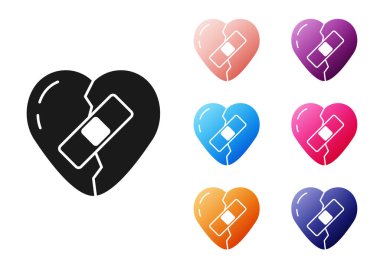 Siyah şifalı kırık kalp ya da beyaz arka planda izole edilmiş boşanma ikonu. Parçalanmış ve kalbi yamalanmış. Aşk sembolü. Sevgililer Günü. Simgeleri renklendirin. Vektör.