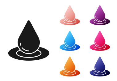 Siyah Su bırakma simgesi beyaz arkaplanda izole edildi. Simgeleri renklendirin. Vektör.