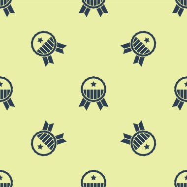 Yıldız simgesine sahip Mavi Madalya sarı arka planda izole edilmiş pürüzsüz desen. Kazanan başarı işareti. Ödül madalyası. Vektör.