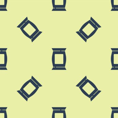 Mavi Torba veya paket patates cipsi ikonu sarı arka planda izole edilmiş pürüzsüz desen. Vektör.