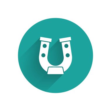 Beyaz Nal ikonu uzun gölgeli izole edilmiş. Yeşil daire düğmesi. Vektör.