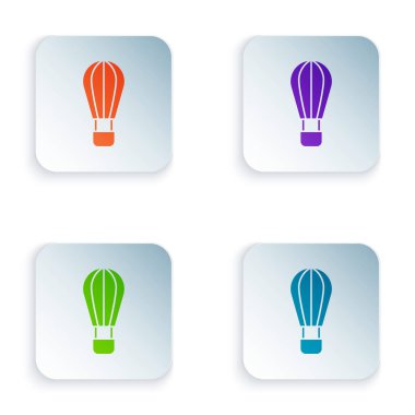 Renkli Sıcak Hava Balonu simgesi beyaz arkaplanda izole edildi. Seyahat için hava taşımacılığı. Kare düğmelere renkli simgeleri yerleştir. Vektör.