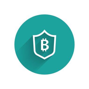 Bitcoin ikonlu beyaz kalkan uzun gölgeli izole edilmiş. Kripto para madenciliği, engelleme teknolojisi, güvenlik, koruma, dijital para. Yeşil daire düğmesi. Vektör.