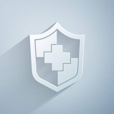 Kağıt kesilmiş hayat sigortası ve gri arka planda kalkan simgesi var. Güvenlik, güvenlik, koruma, konsept koruma. Kağıt sanatı tarzı. Vektör.