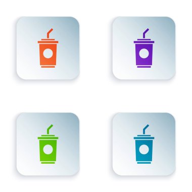 Beyaz arka planda izole edilmiş saman ve su ikonu içen renkli kağıt bardak. Soda bardağı. Taze soğuk içecek sembolü. Kare düğmelere renkli simgeleri yerleştir. Vektör.