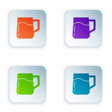 Beyaz arka planda izole edilmiş renkli ahşap bardak ikonu. Kare düğmelere renkli simgeleri yerleştir. Vektör.