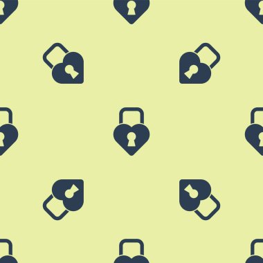 Mavi Kale, kalp simgesi şeklinde sarı arka planda izole edilmiş. Kilitli Kalp. Aşk sembolü ve anahtar deliği işareti. Vektör.