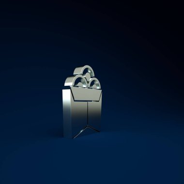 Karton kutuda gümüş Asya erişteleri ve mavi arka planda izole edilmiş yemek çubukları ikonu. Sokak yemeği. Kore, Japon, Çin yemekleri. Minimalizm kavramı. 3d illüstrasyon 3B canlandırma.