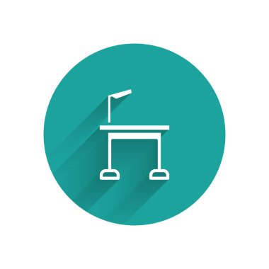 Beyaz Evcil Hayvan masa ikonu uzun gölgeli izole edilmiş. Yeşil daire düğmesi. Vektör.