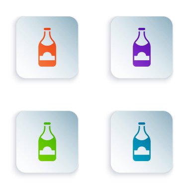 Beyaz arka planda izole edilmiş renkli şampanya şişesi ikonu. Mutlu Noeller ve mutlu yıllar. Kare düğmelere renkli simgeleri yerleştir. Vektör.