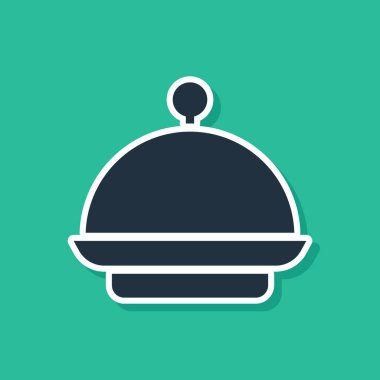 Mavi Noel, yeşil arka planda izole edilmiş bir tepsi yemek ikonu ile kaplıdır. Tepsi ve kapak işareti. Mutlu Noeller ve mutlu yıllar. Vektör.