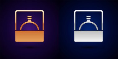 Altın ve gümüş elmas nişan yüzüğü simgesi siyah arkaplanda izole edilmiş. Vektör.