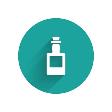 Uzun gölgeli beyaz tekila şişesi ikonu. Meksika alkolü. Yeşil daire düğmesi. Vektör.