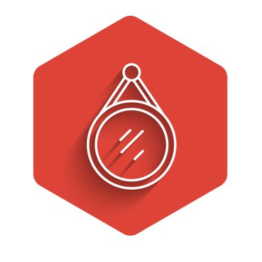 Beyaz çizgi ayna ikonu uzun gölgeli izole edildi. Kırmızı altıgen düğmesi. Vektör.