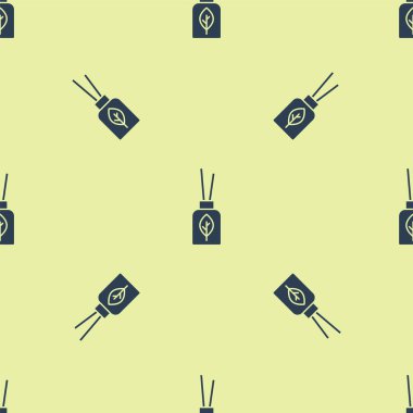 Mavi Aroma dağıtıcı ikonu sarı arkaplanda izole edilmiş pürüzsüz desen. Cam kavanoz, ahşap aroma çubuklarıyla farklı. Vektör.