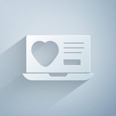 Kağıt kesme uygulaması çevrimiçi dizüstü bilgisayar konsepti simgesi gri arkaplanda izole edildi. Kadın erkek profili düz tasarım. Çift ilişki için eşleşiyor. Kağıt sanatı tarzı. Vektör.