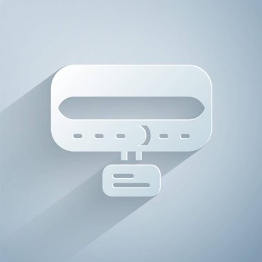 Gri arkaplanda isim etiketi simgesi olan kağıt kesiği yaka. Evcil hayvanlar için basit malzemeler. Kedi köpek bakımı. Evcil hayvan zincirleri. Kağıt sanatı tarzı. Vektör.