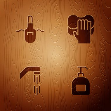 Bir şişe sıvı sabun, mutfak önlüğü, duş başlığı ve ahşap arka planda temizlik servisi. Vektör.