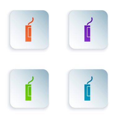 Beyaz arka planda izole edilmiş renkli dinamit çubuğu ikonu. Saatli bomba - patlama tehlikesi kavramı. Kare düğmelere renkli simgeleri yerleştir. Vektör.