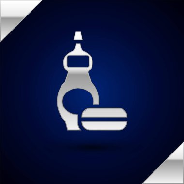 Gümüş Bulaşık Sıvısı Şişe ikonu koyu mavi arka planda izole. Bulaşık yıkamak için sıvı deterjan. Vektör.