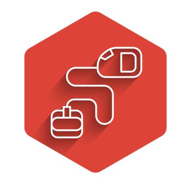 Beyaz çizgili geri çekilebilir ip tasması ve uzun gölgeli karabina ikonu. Evcil köpek liderliği. Açık hava yürüyüşü için hayvan aksesuarı. Kırmızı altıgen düğmesi. Vektör.