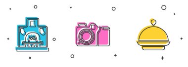 İç şömine, fotoğraf makinesi ve tepsi ikonu ile kaplı Noel 'i ayarlayın. Vektör.