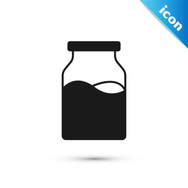 Beyaz arka planda izole edilmiş süt ikonu olan gri kapaklı cam şişe. Vektör.