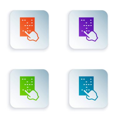 Beyaz arkaplanda izole edilmiş renkli kabartma simgesi. Finger puan topluyor. Kör ya da görme engelli insanlar için tabela yazma sistemi. Kare düğmelere renkli simgeleri yerleştir. Vektör.