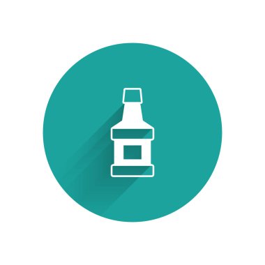 Uzun gölgeli beyaz viski şişesi ikonu. Yeşil daire düğmesi. Vektör.