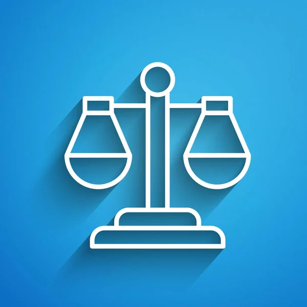 白线天平图标孤立在蓝色背景 法院的象征 天平标志很长的阴影B — 图库矢量图片