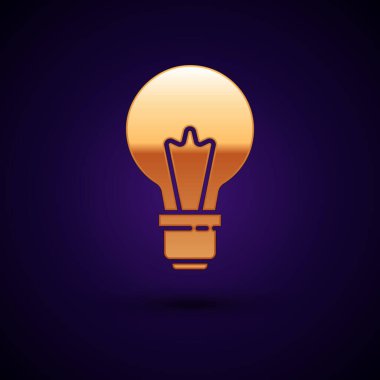 Siyah arka planda izole edilmiş fikir ikonu kavramına sahip altın ampul. Enerji ve fikir sembolü. İlham konsepti. Vektör.