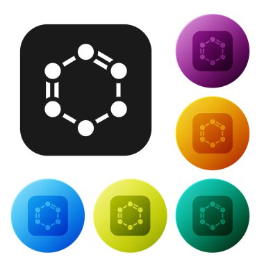 Beyaz zemin üzerinde izole edilmiş benzen halkalarından oluşan siyah kimyasal formül. Simgeleri renk daire düğmelerine ayarla. Vektör.