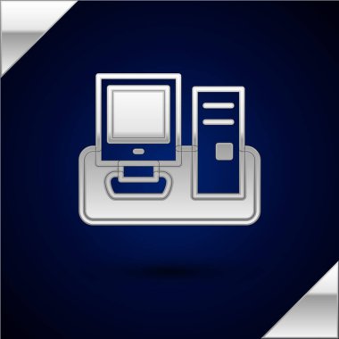 Klavye ve fare simgesine sahip gümüş bilgisayar monitörü koyu mavi arkaplanda izole edildi. Bilgisayar bileşeni işareti. Vektör.
