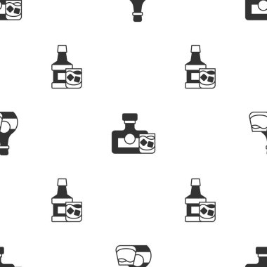 Viski şişesini ve camını ayarlayın. Vektör