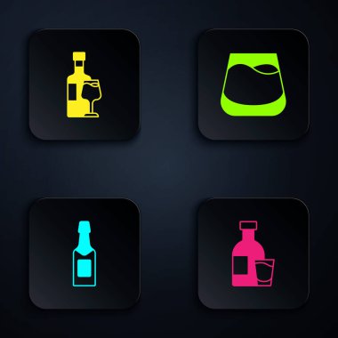 Bardaklı bir şişe votka, şarap şişesi, şampanya ve viski. Siyah kare düğme. Vektör