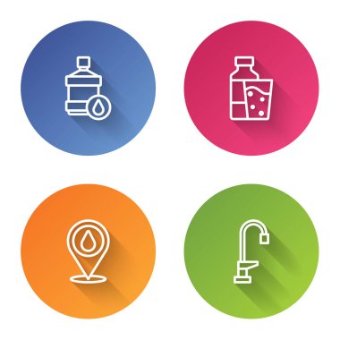 Hattı ayarlayın Büyük şişe temiz su, bir şişe cam, su damlası yeri ve musluk. Renkli daire düğmesi. Vektör