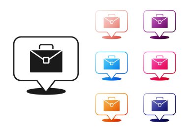 Siyah Çevrimiçi çalışan simge beyaz arkaplanda izole edildi. Evinde dizüstü bilgisayarla çalışan serbest çalışan bir adam. Uzaktan kumanda. Mesafeli iş kavramı. Simgeleri renklendirin. Vektör.