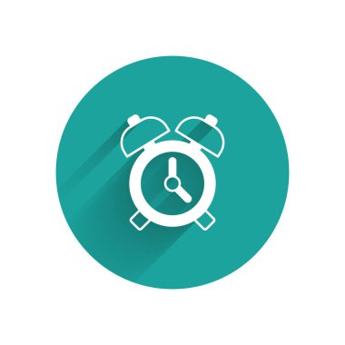 Beyaz Alarm saat simgesi uzun gölgeli izole edildi. Uyan, kalk konsepti. Zaman işareti. Yeşil daire düğmesi. Vektör.