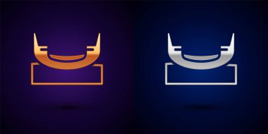 Siyah arkaplanda altın ve gümüş salıncak ikonu var. Çocuklar için eğlence parkı. Çekici binici gemisi, sallanan tekne. Eğlence parkı. Vektör.